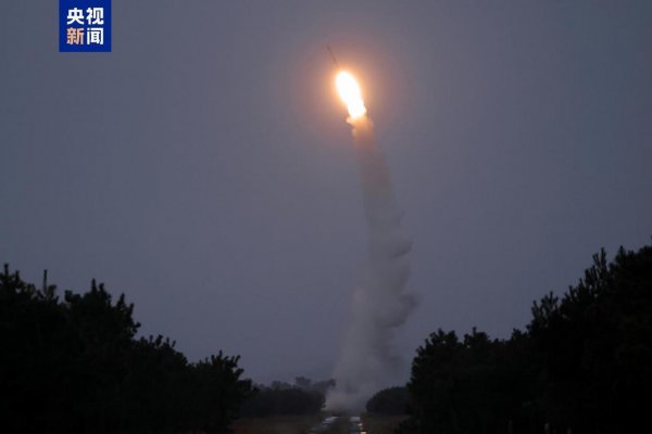 朝鲜试射新式防空导弹，精准打击假思高空盘算推算